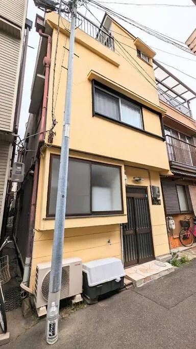 Jr西九条徒歩4分！最大12名宿泊可能！貸切一軒家！Usj、梅田アクセス良好！１f広々リビングあり！ Osaka 0*,  Giappone